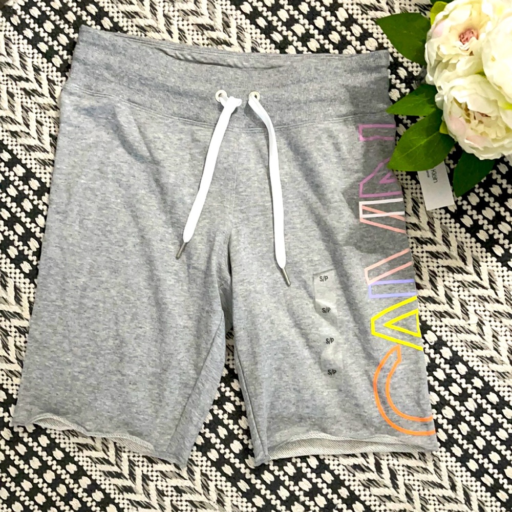 NWT CALVIN KLEIN Performance Raw Hem Bike Short